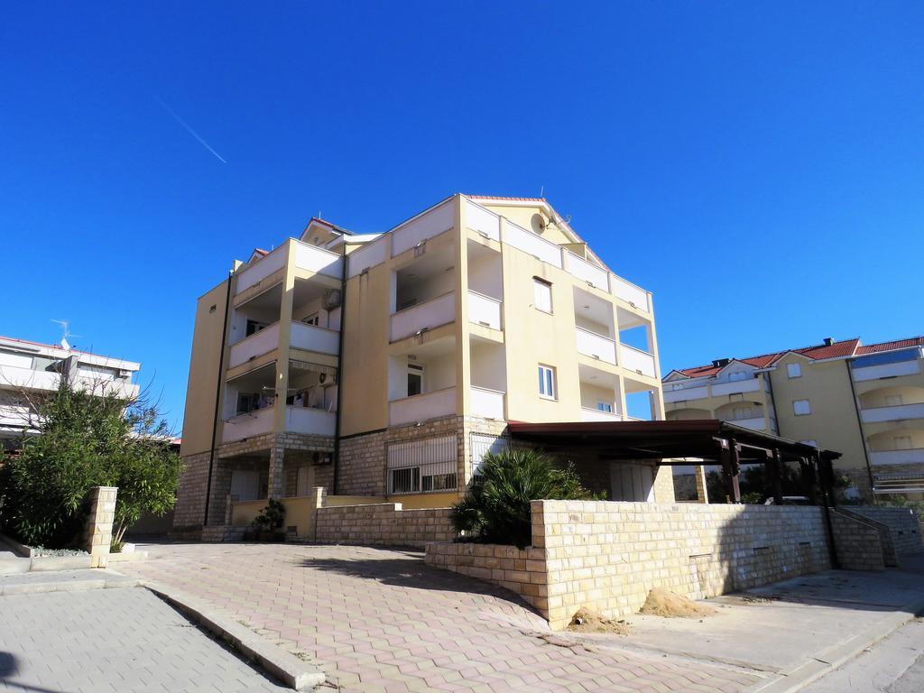 Apartments Party Novalja Ngoại thất bức ảnh