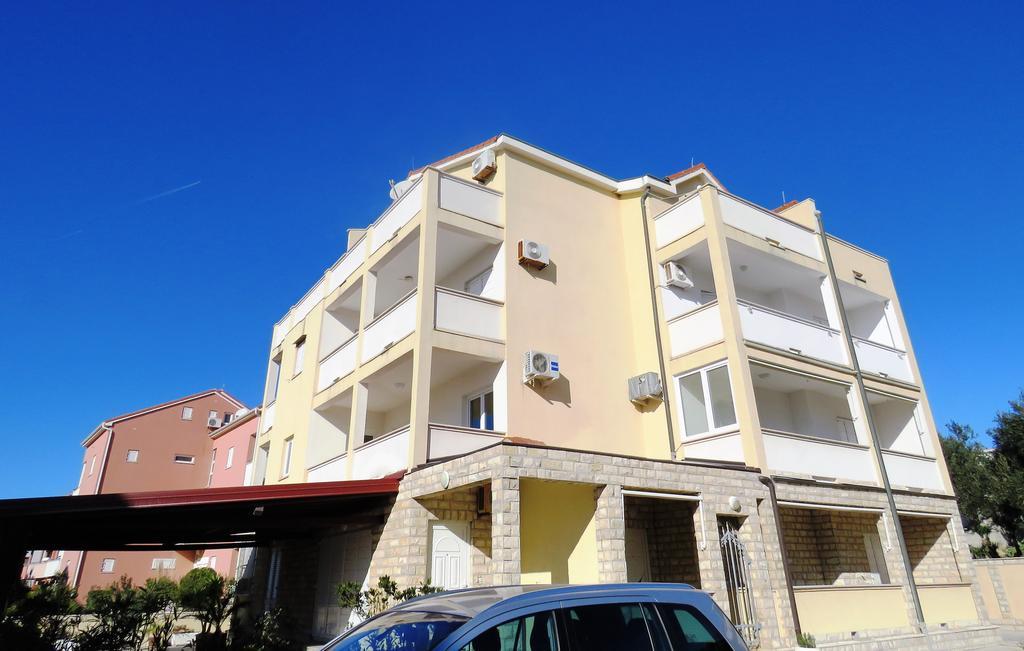 Apartments Party Novalja Ngoại thất bức ảnh