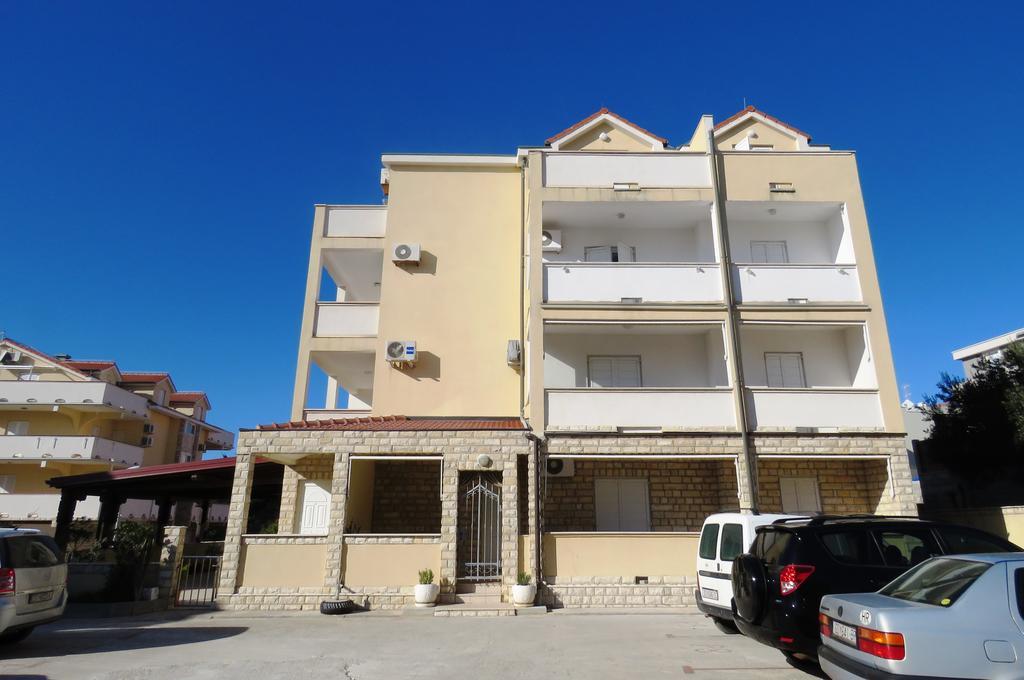 Apartments Party Novalja Ngoại thất bức ảnh