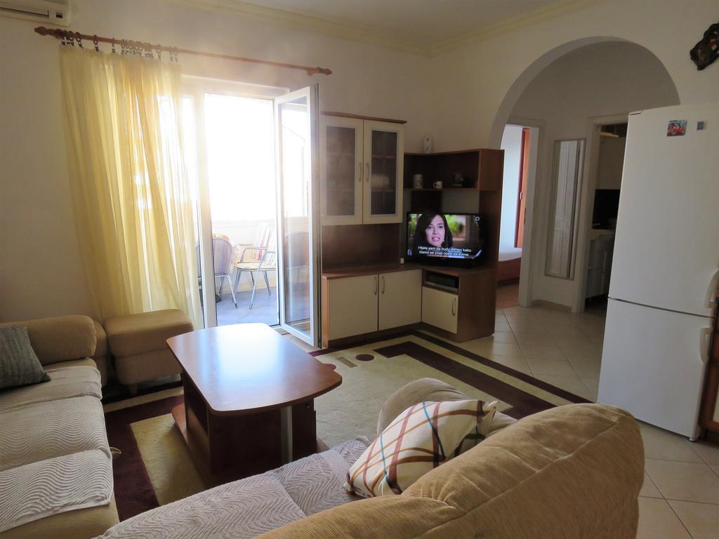 Apartments Party Novalja Ngoại thất bức ảnh
