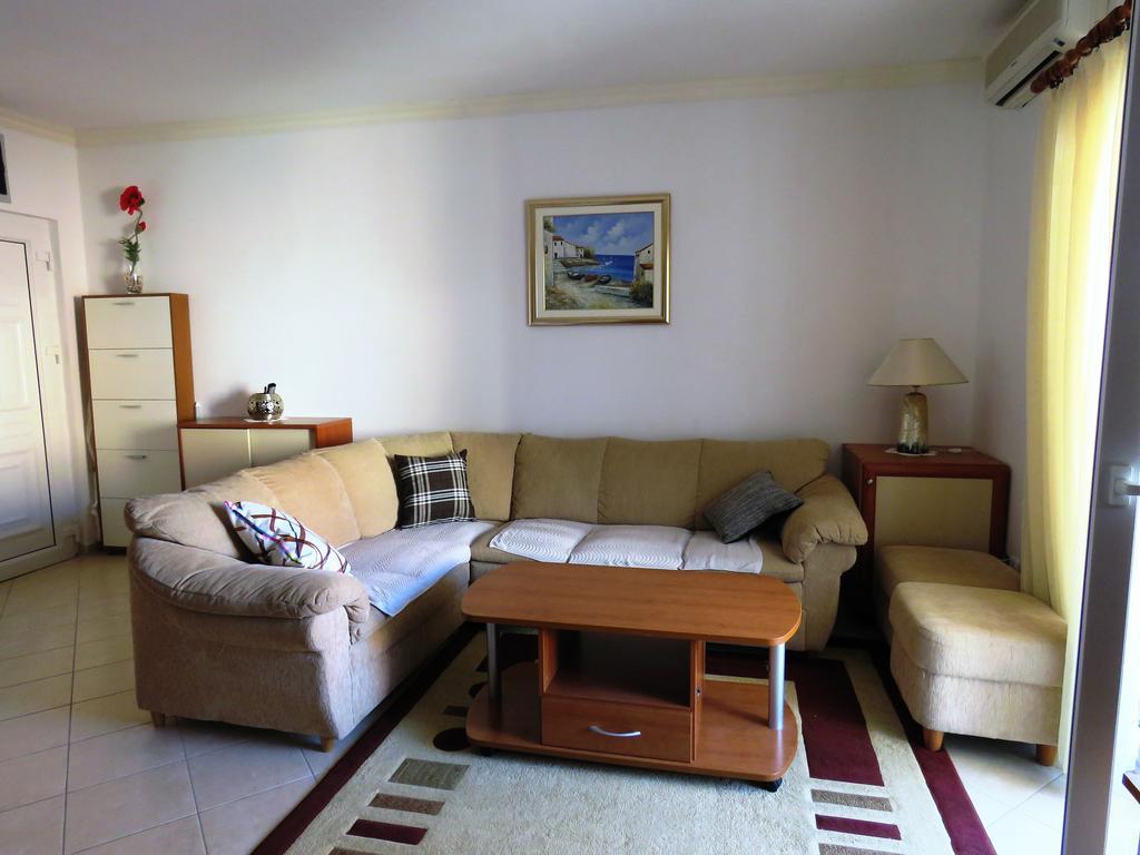 Apartments Party Novalja Ngoại thất bức ảnh