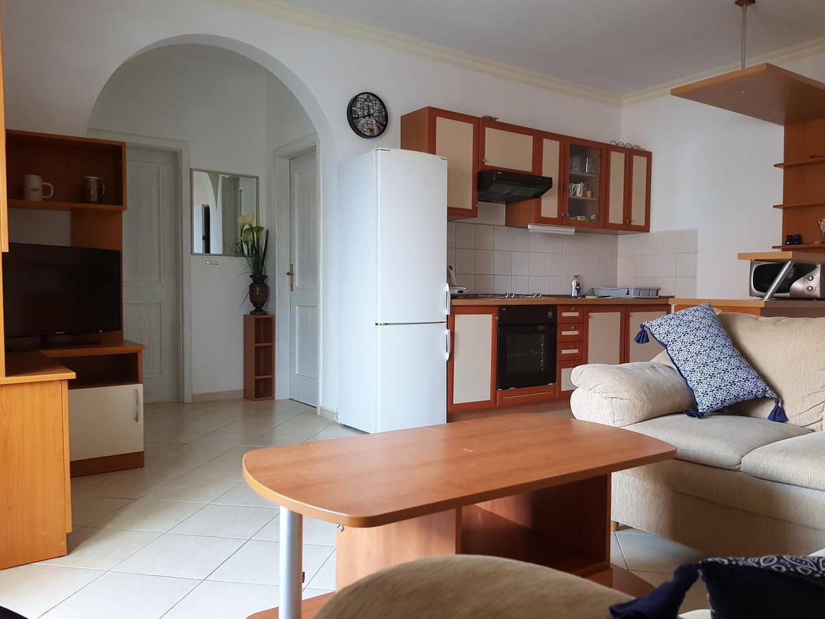 Apartments Party Novalja Ngoại thất bức ảnh